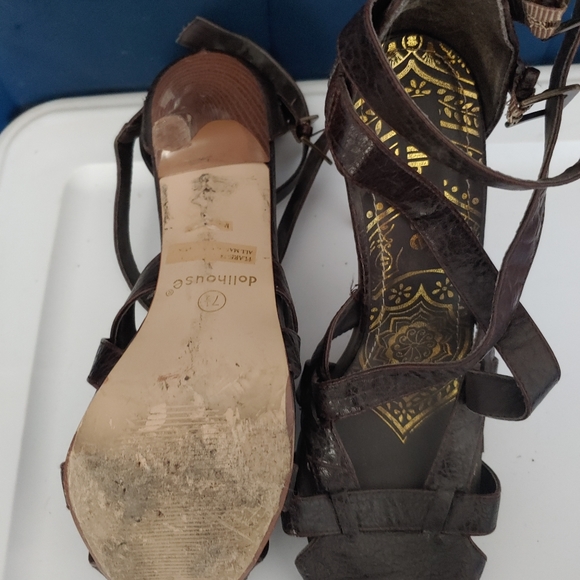 Heels - Picture 2 of 4